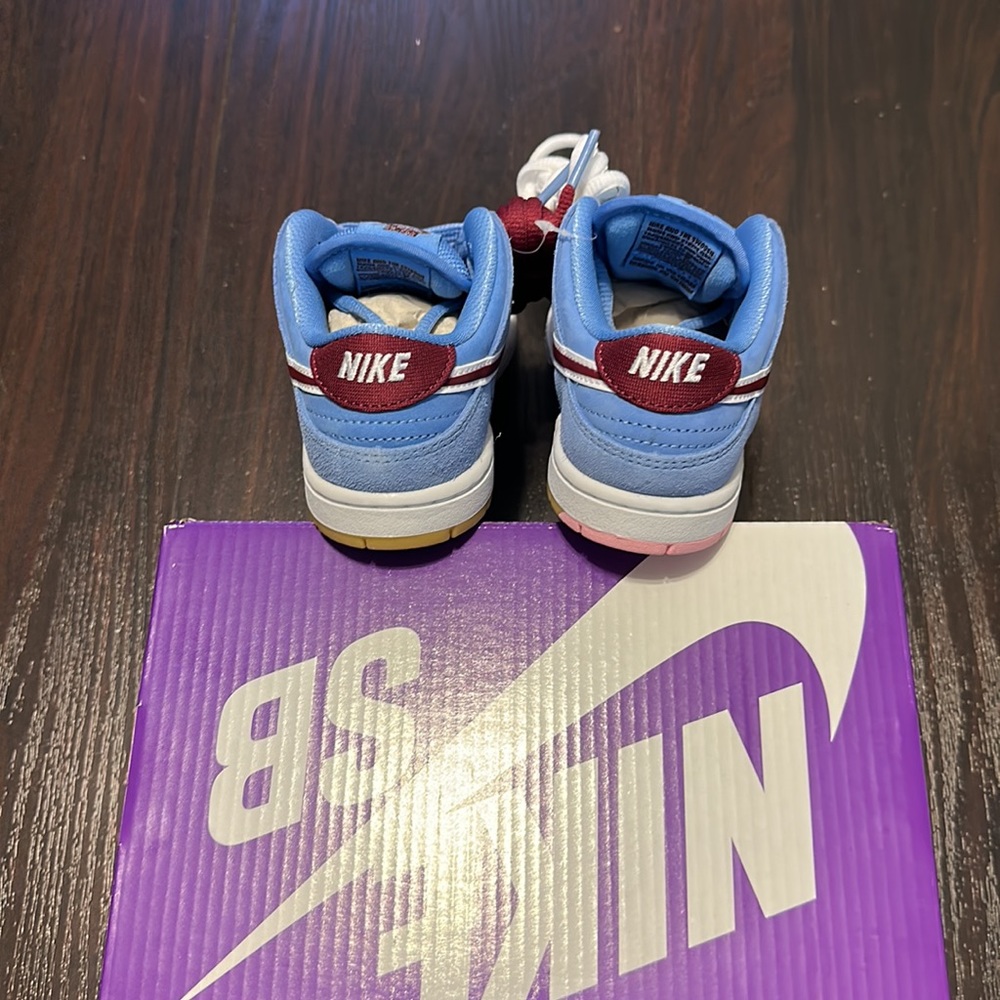 ‼️SOLD‼️ Dunk Low Premium SB TD “Philadelphia Phillies” - Picture 5 of 9